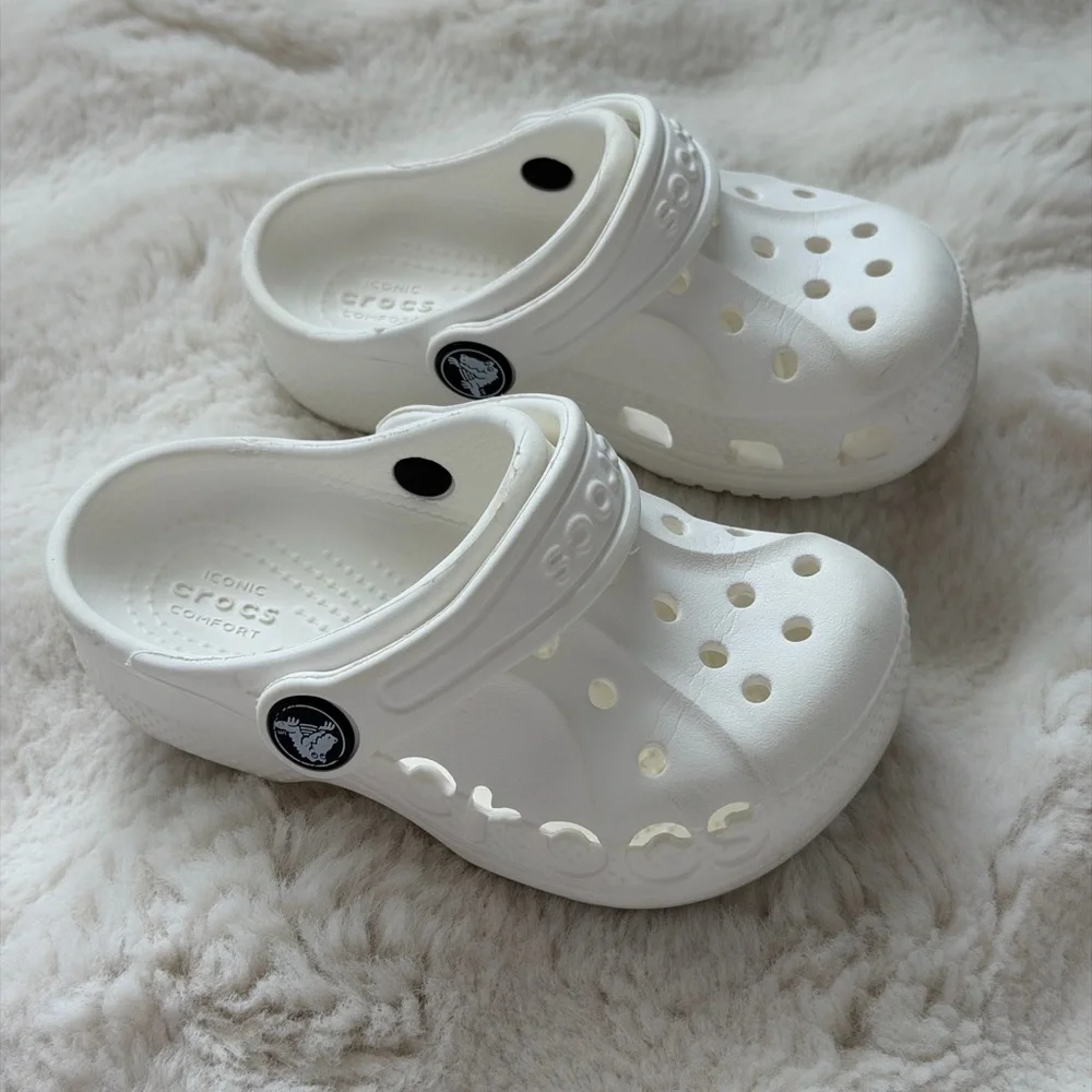 White Iconic CROCS Toddler Clogs - Cute Crocodile Detail , Comfy & Casual - 7C